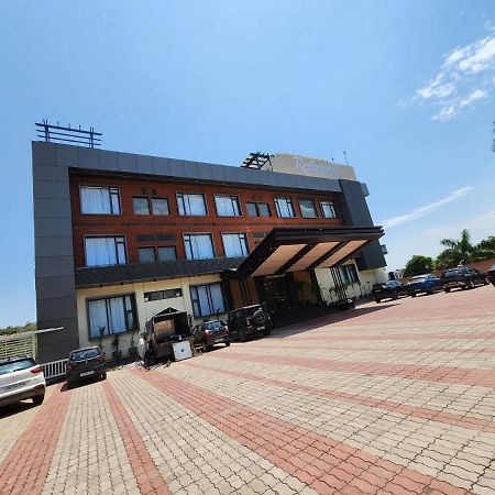 Redwood Resort Panchkula Exterior photo