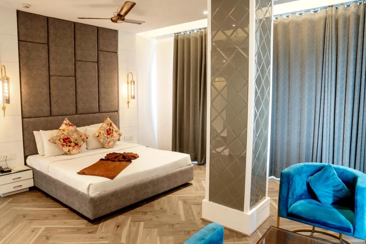 Redwood Resort Panchkula Exterior photo