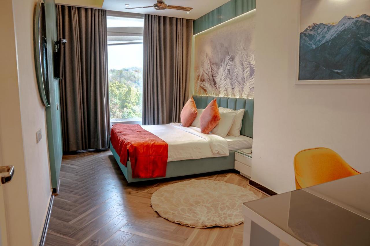 Redwood Resort Panchkula Exterior photo