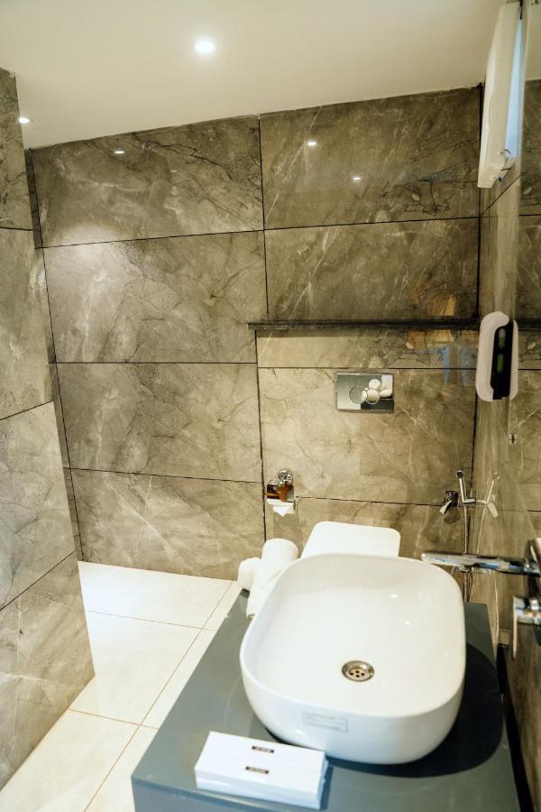 Redwood Resort Panchkula Exterior photo